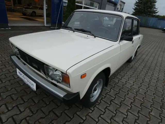 Lada Nova 2105 JR 1,2 Oldtimer, AHK, TÜV bei Verkauf neu