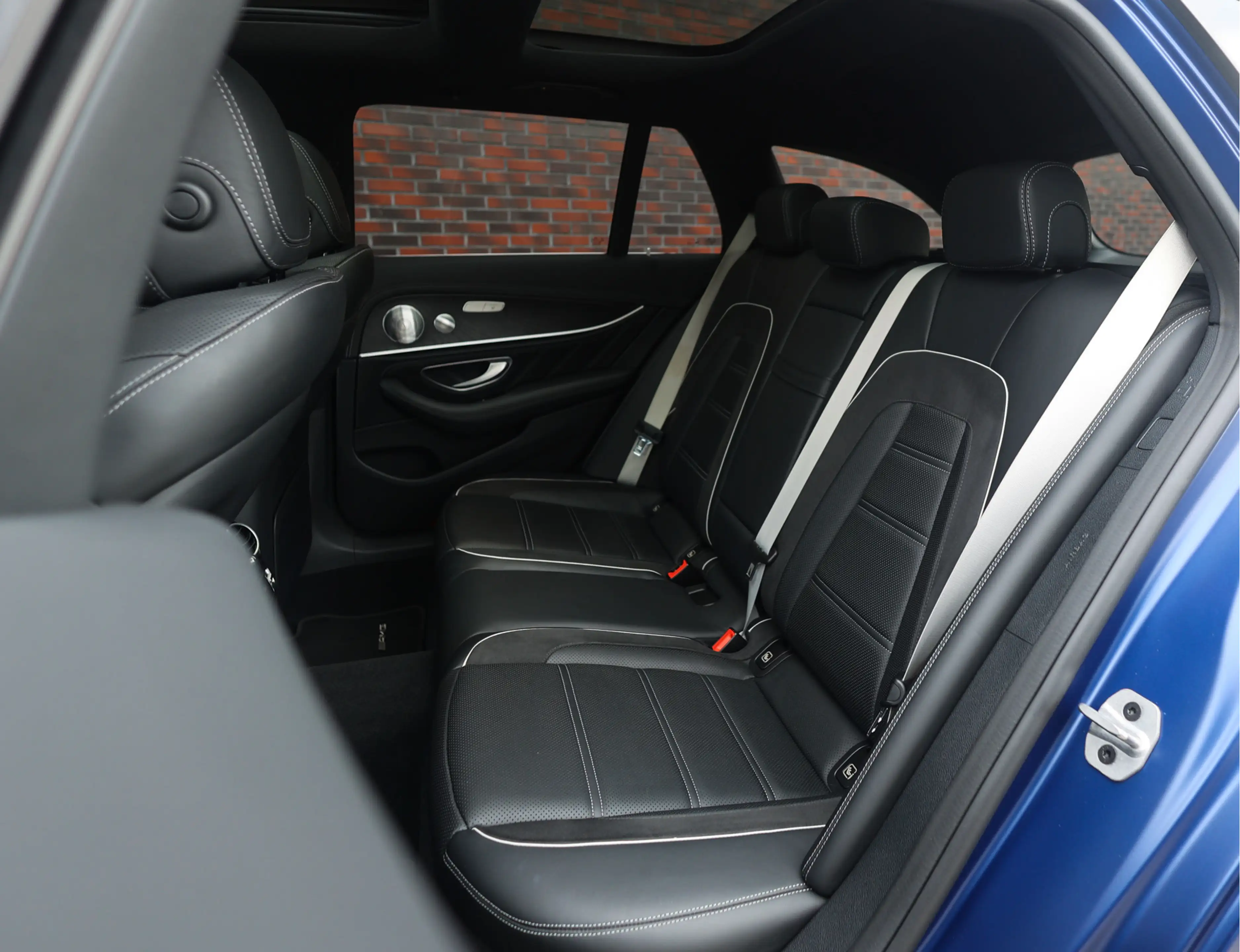 Mercedes-Benz E 63 AMG S 4MATIC+ Estate | Pano - Trekhaak - Burmester — photo 30