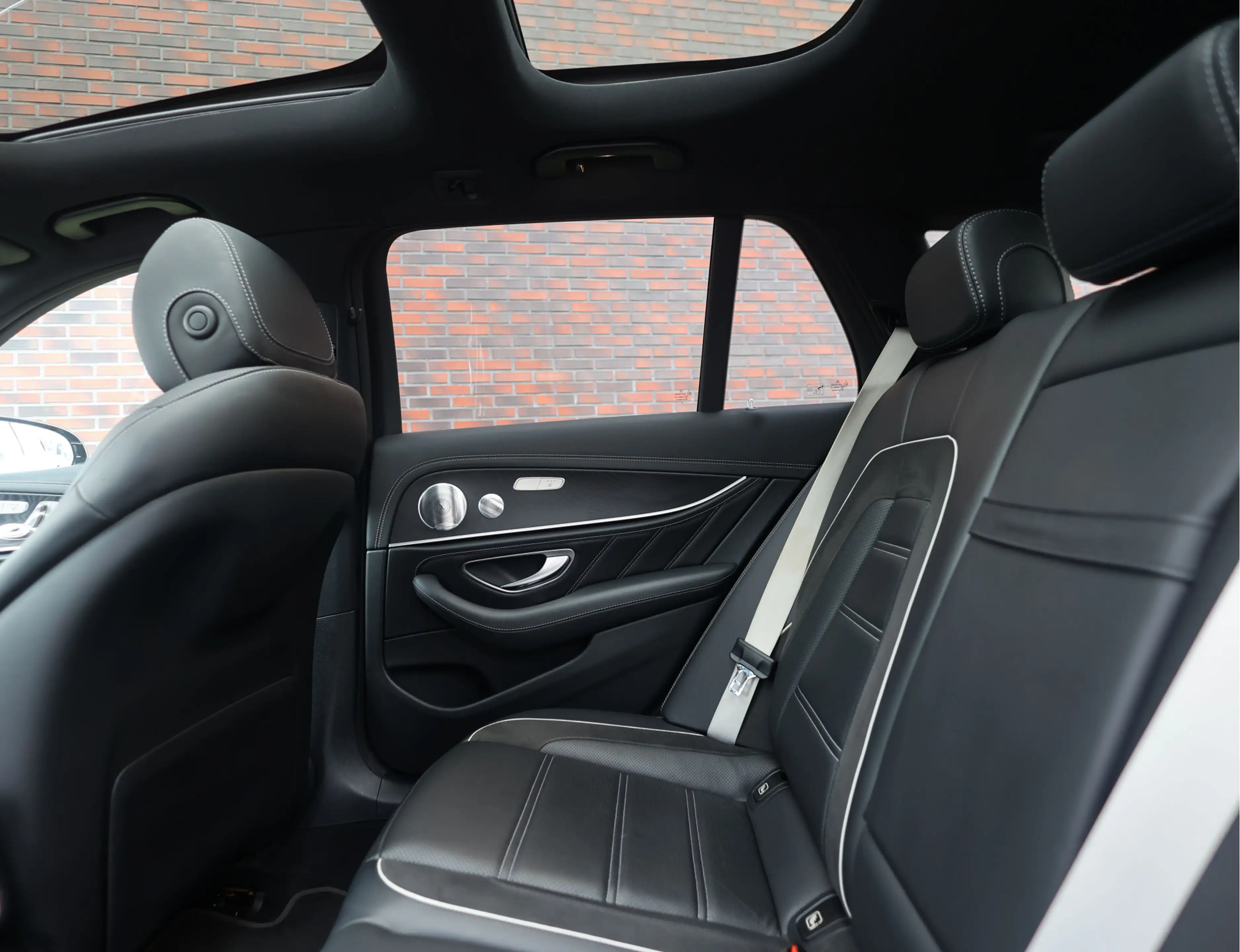 Mercedes-Benz E 63 AMG S 4MATIC+ Estate | Pano - Trekhaak - Burmester — photo 33