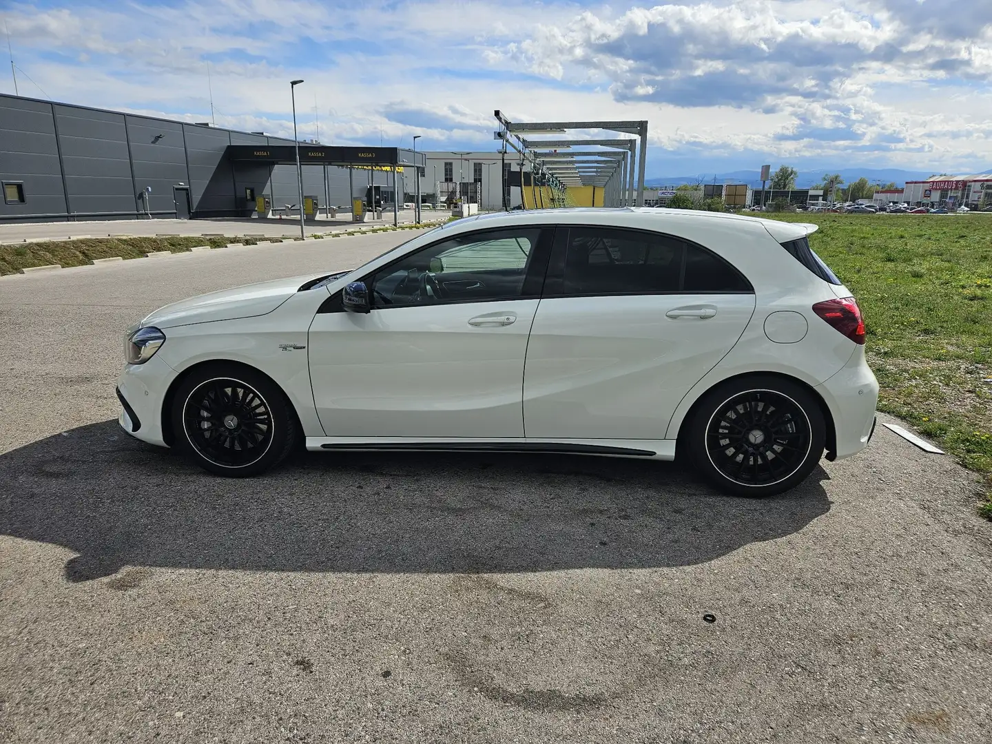 Mercedes-Benz A 45 AMG Mercedes-AMG 4MATIC Aut. Weiß - 1