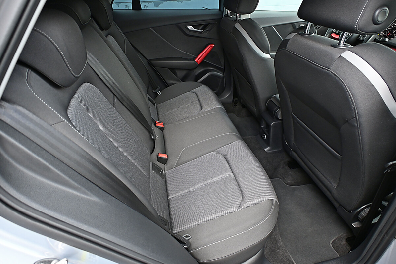 Audi Q2 1,4 TFSI COD S-tronic ACC, LED, Navi, eKlappe, ... — photo 8