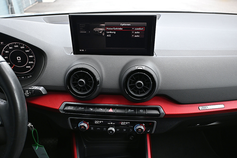 Audi Q2 1,4 TFSI COD S-tronic ACC, LED, Navi, eKlappe, ... — photo 13