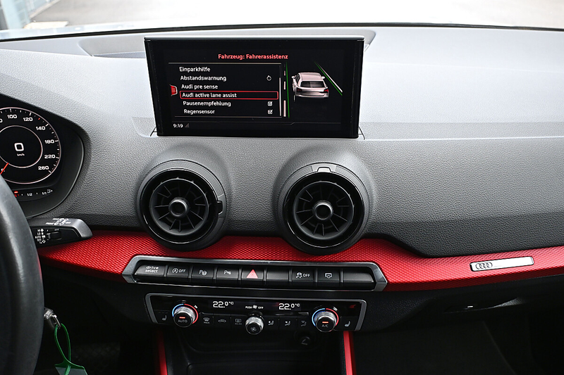 Audi Q2 1,4 TFSI COD S-tronic ACC, LED, Navi, eKlappe, ... — photo 15