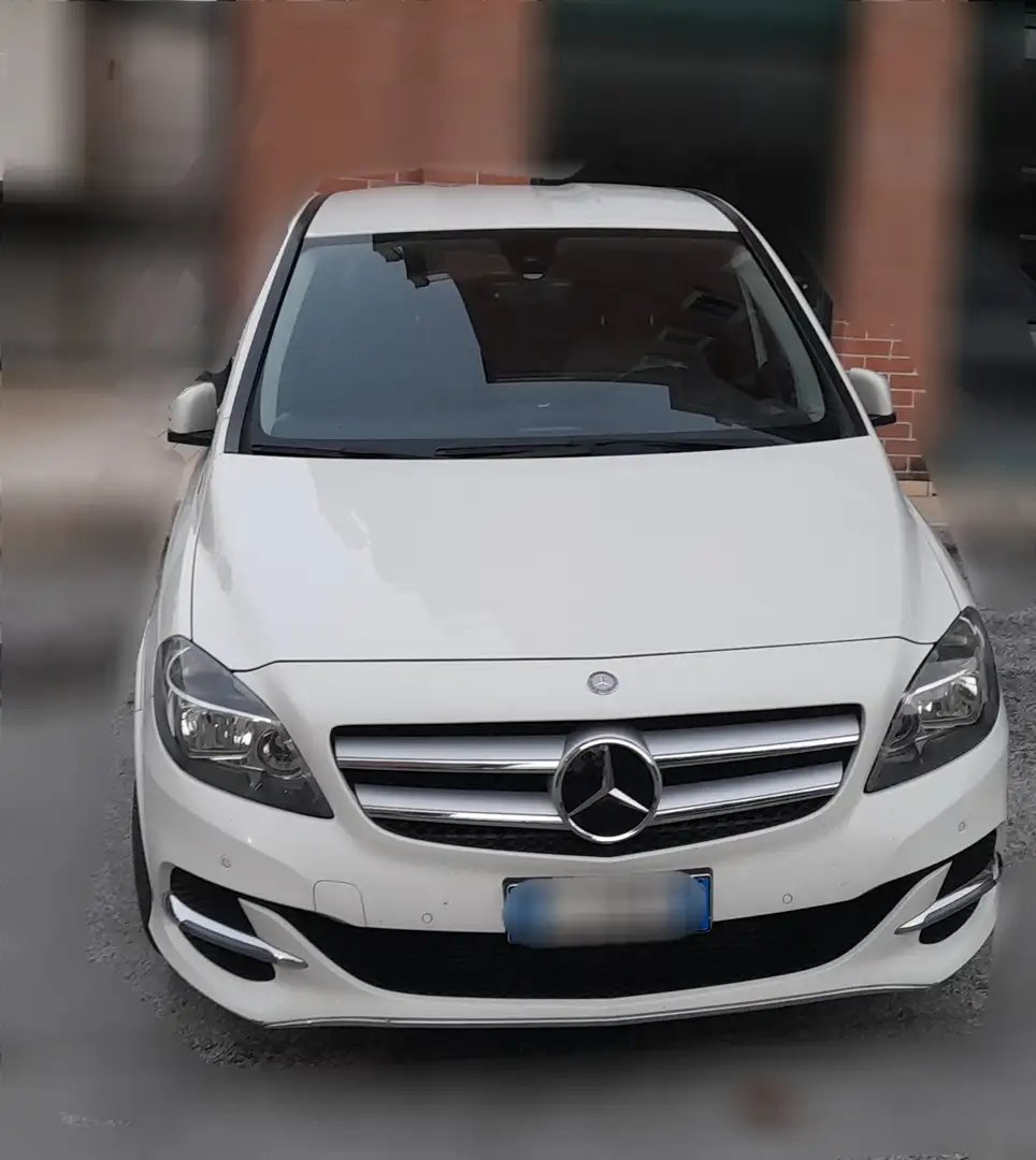 Mercedes-Benz B 200 B 200 c (ngd) Executive Bianco - 1