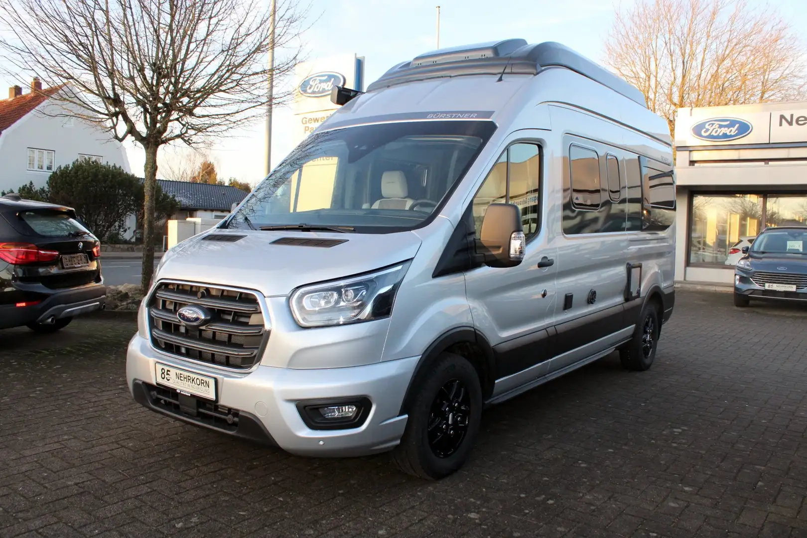 Ford Transit BÜRSTNER SIGNEO Automatik SCHLAFDACH Nasszelle Silber - 2
