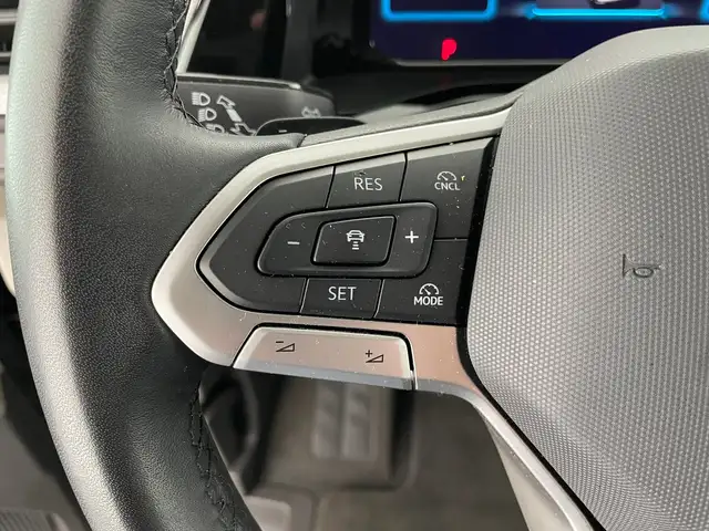 Volkswagen Multivan view 14