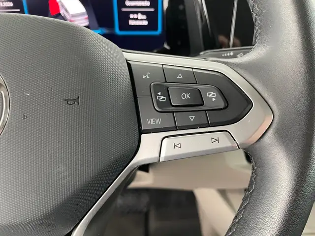 Volkswagen Multivan view 15