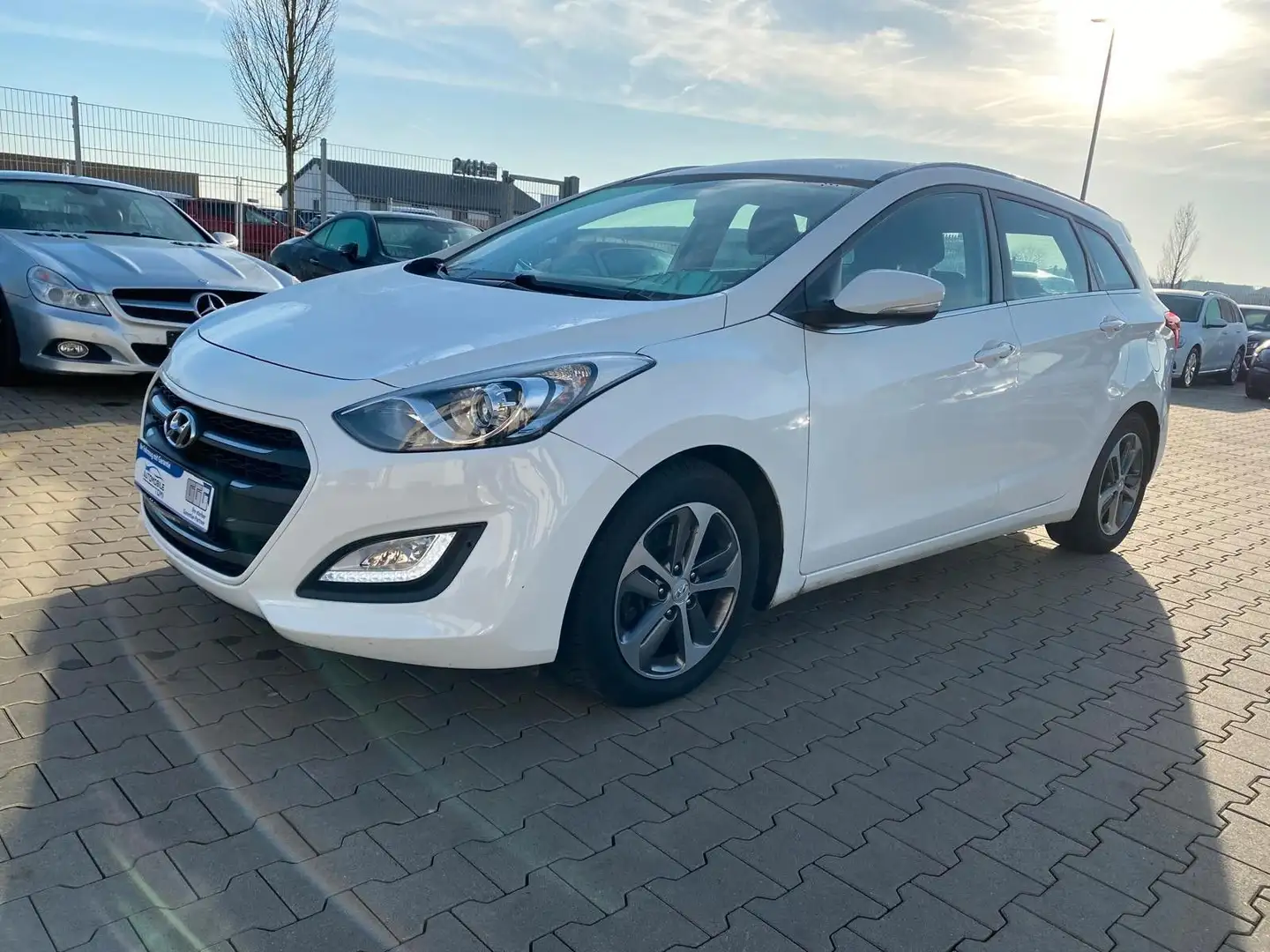 Hyundai i30 cw blue Trend|R-KAM|NAVI Blanc - 1
