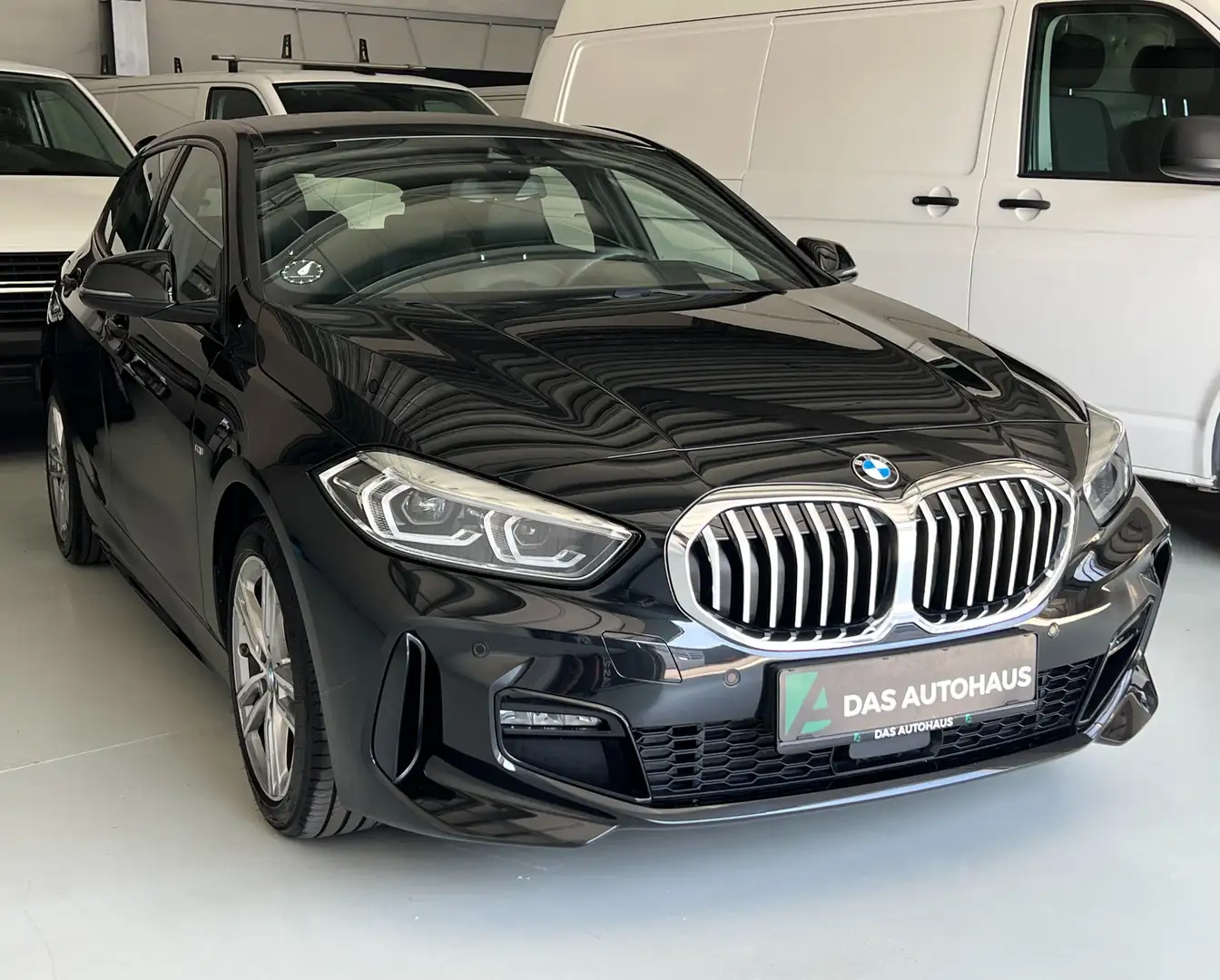 BMW 118 118i Aut. M-SPORT/NAVI/WERKSGARANTIE Schwarz - 1
