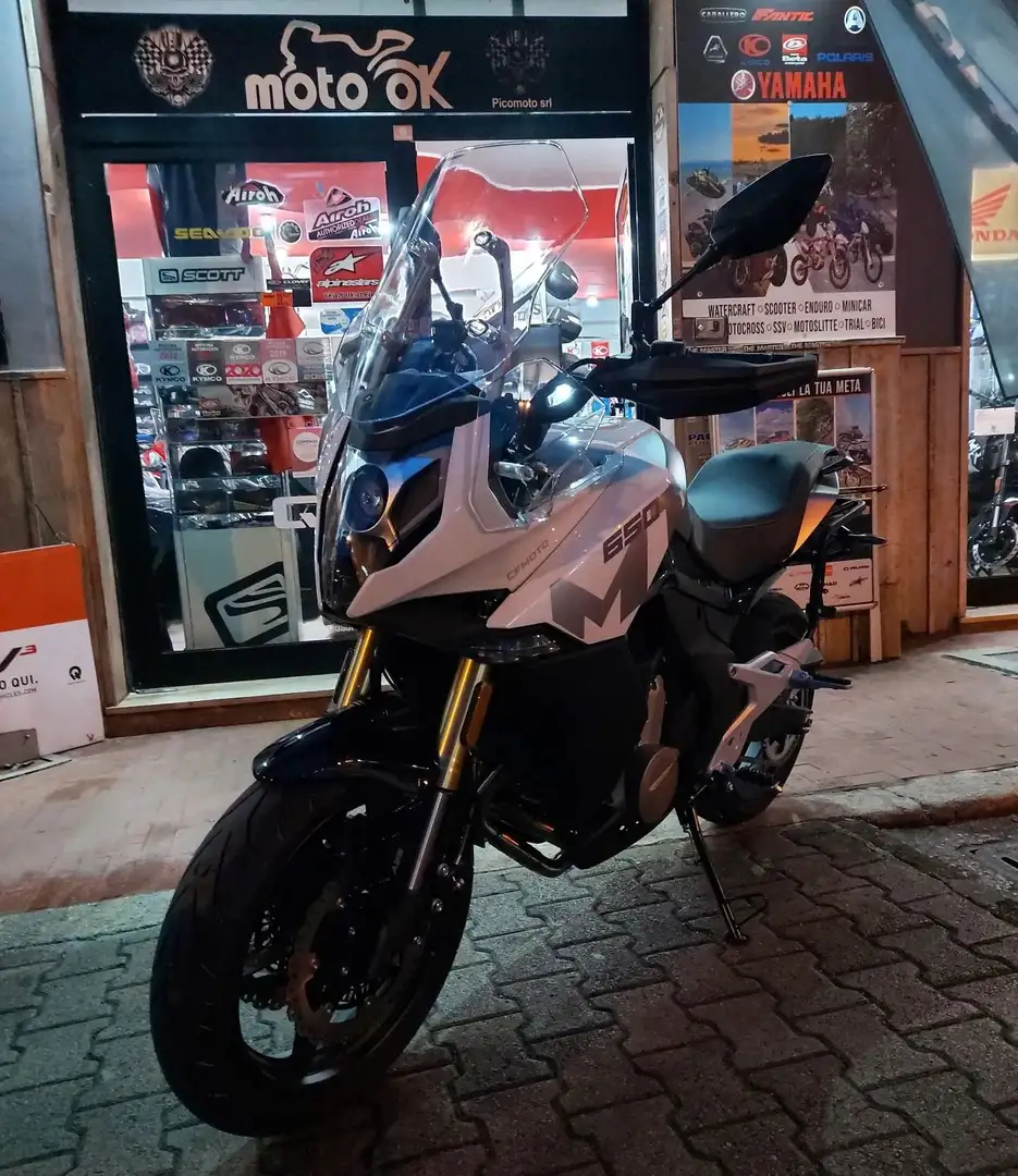 CF Moto 650 MT Beyaz - 1