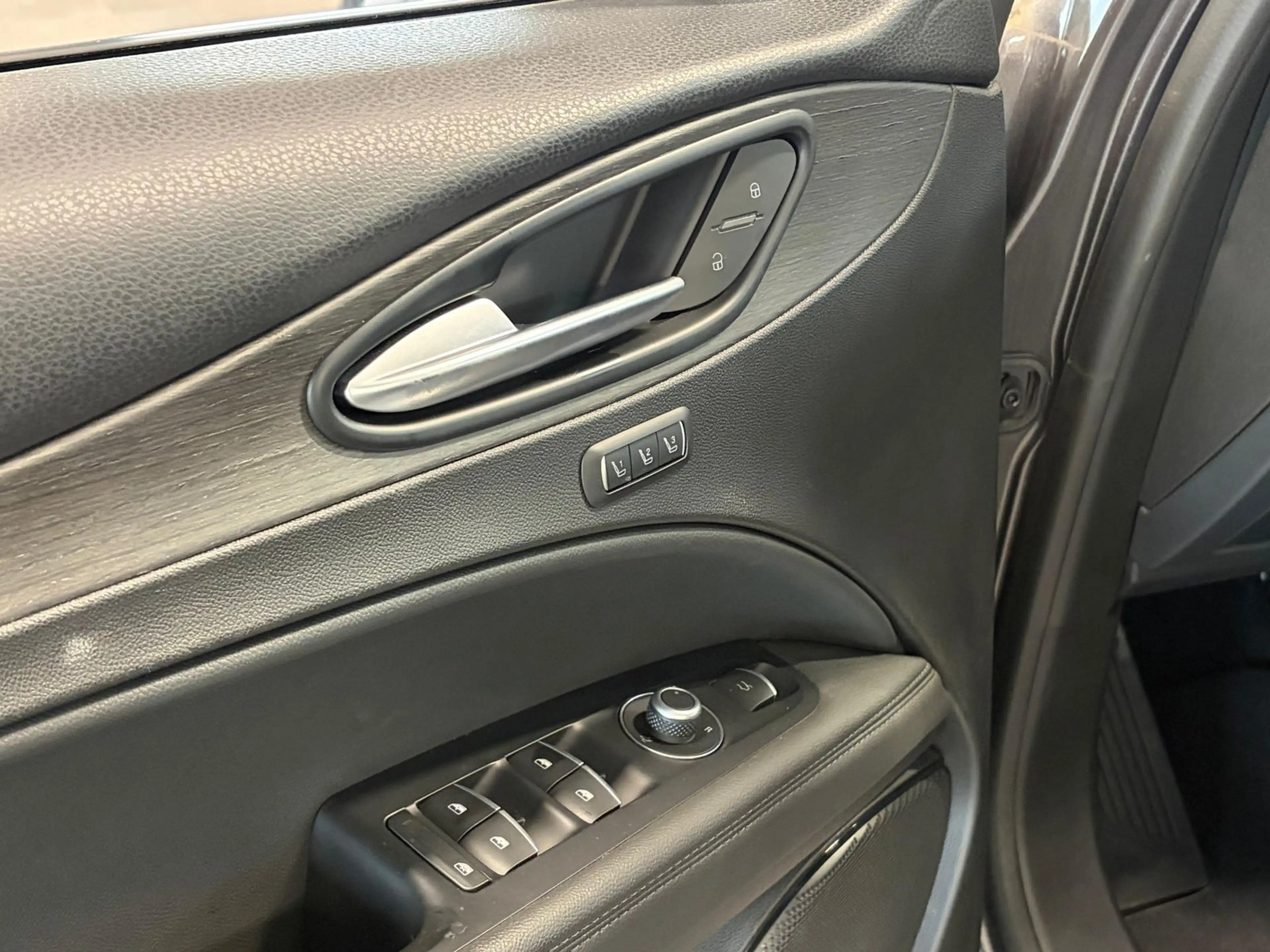 Alfa Romeo Stelvio Ti Q4 MATRIX+MEMO+ACC+KAM+TOT.W+AHK+ — photo 14