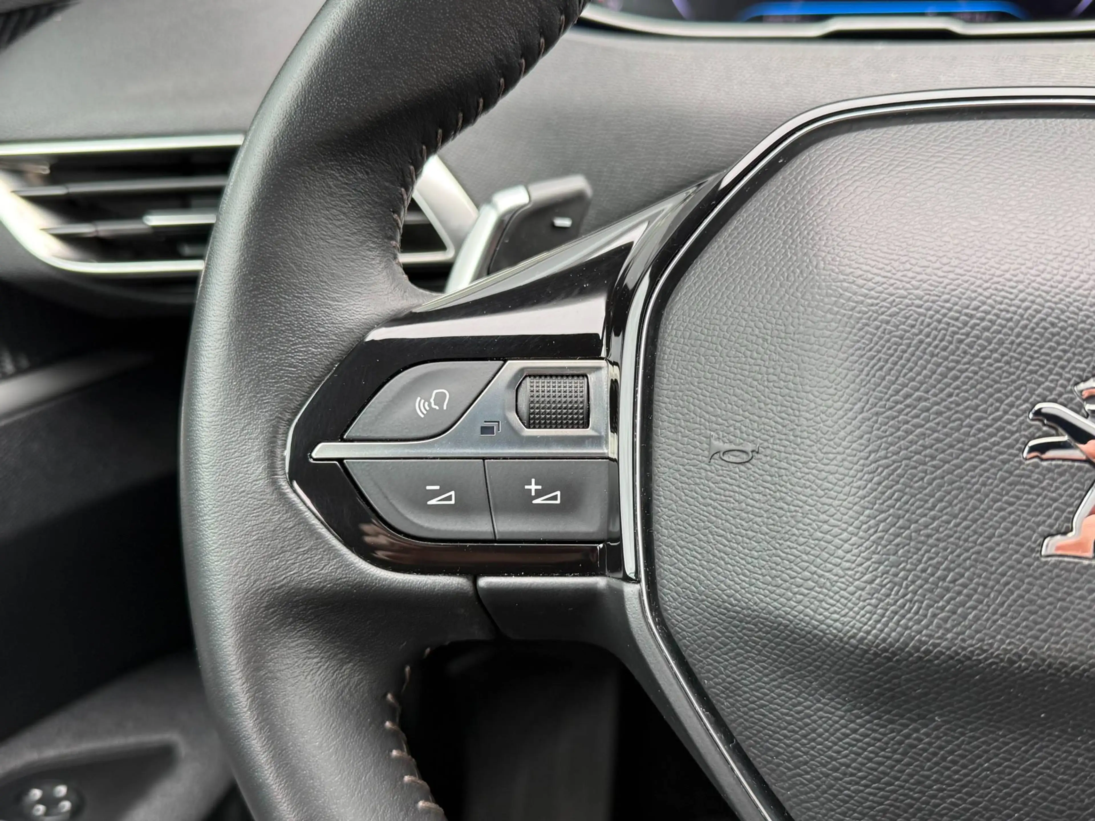 Peugeot 3008 AUTOMAAT / CAMERA & SENSOREN / CARPLAY / CRUISCONT — photo 22