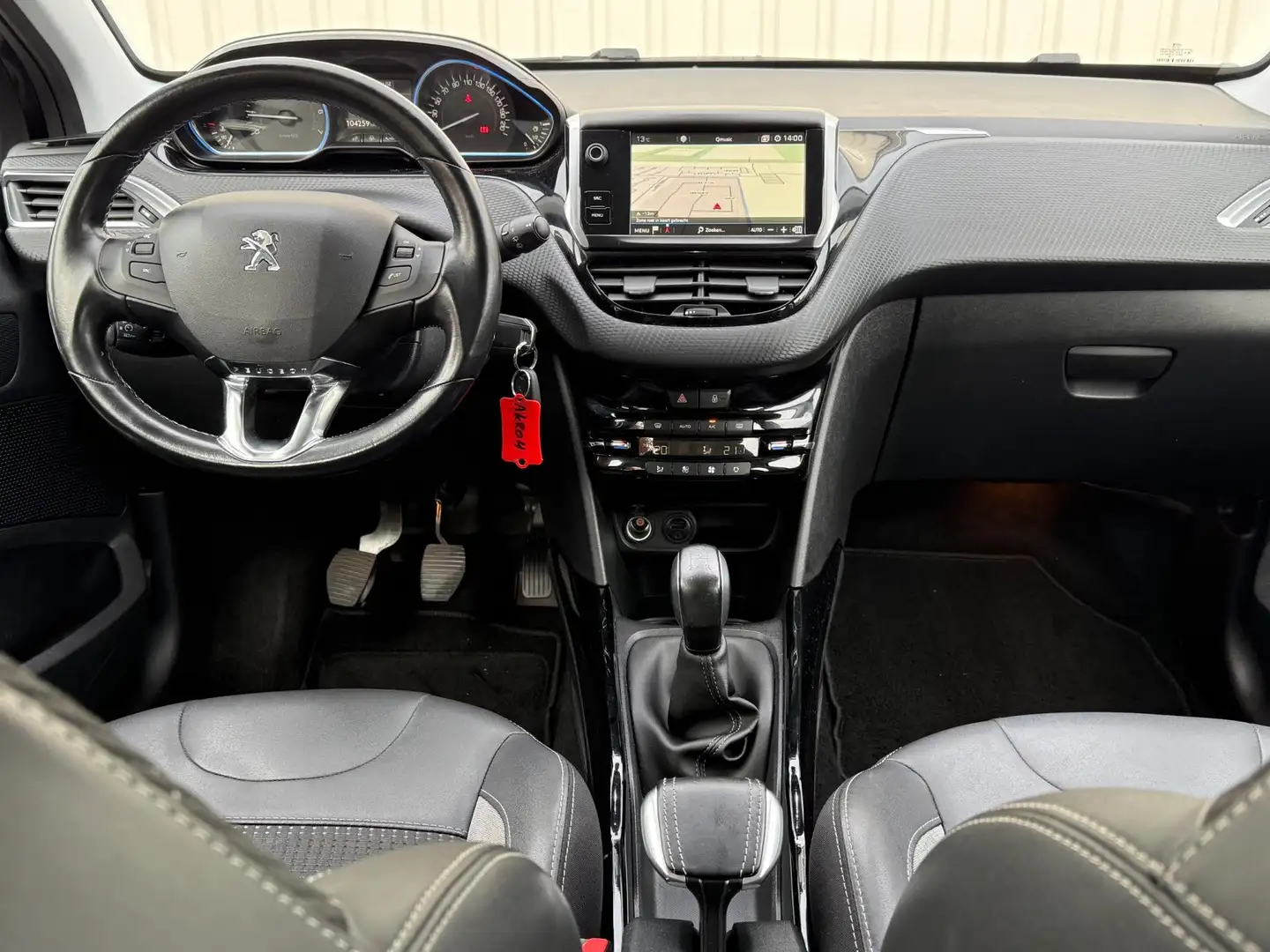 Peugeot 2008 1.2 PureTech Allure 2e Eigenaar,Afn.trekhaak,Clima Zwart - 2