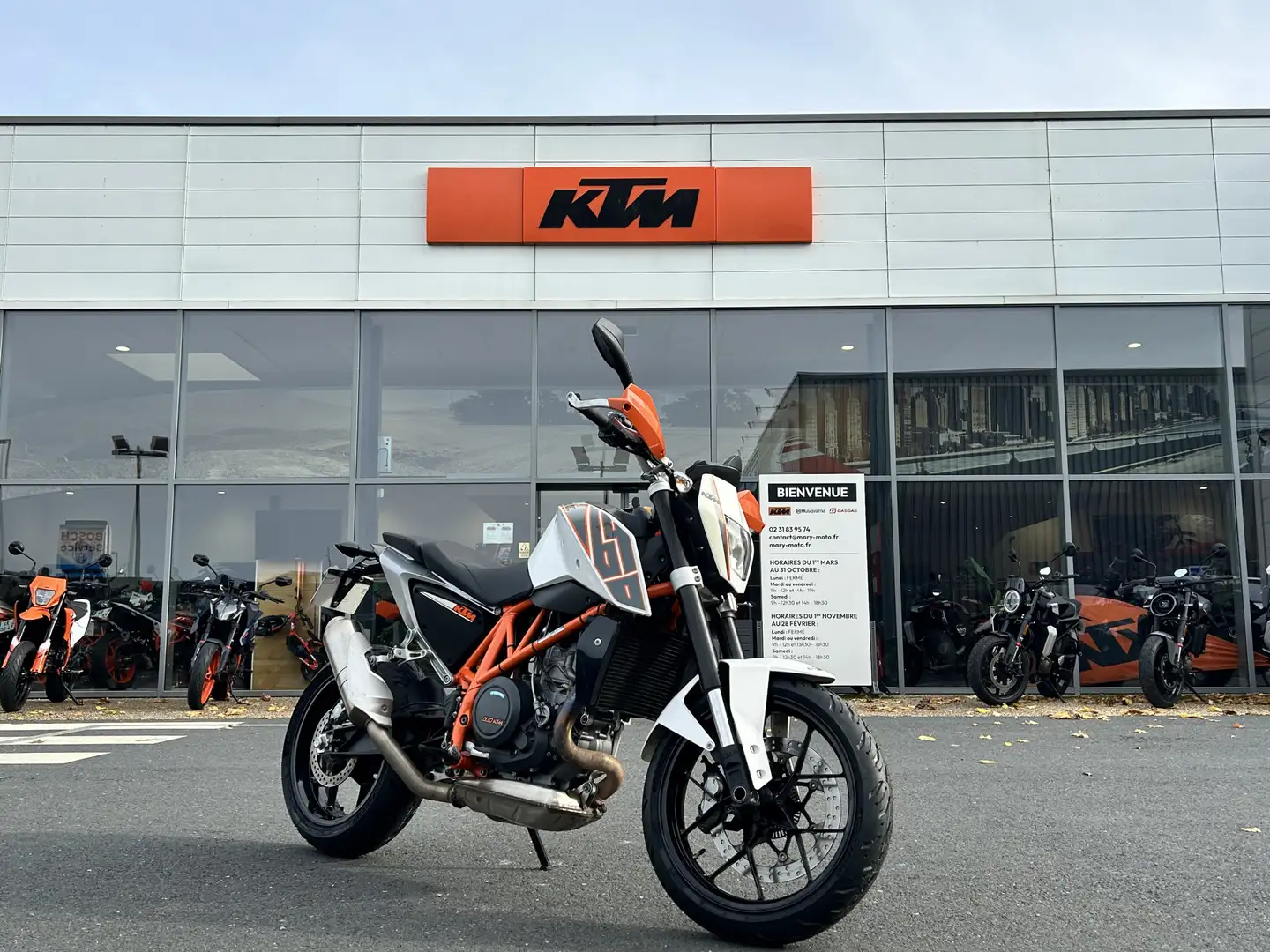 KTM 690 Duke Blanc - 2