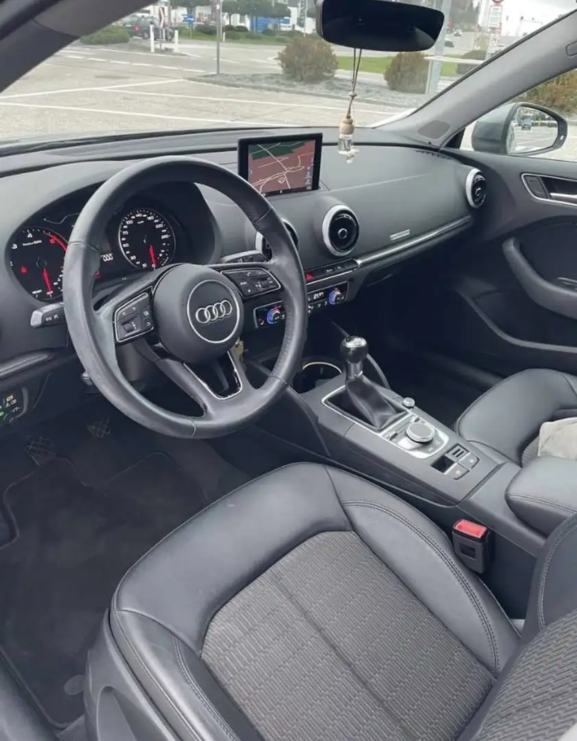 Audi A3 A3 SB 1,6 TDI Grau - 2