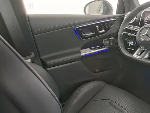 Mercedes-Benz GLC Class view 9