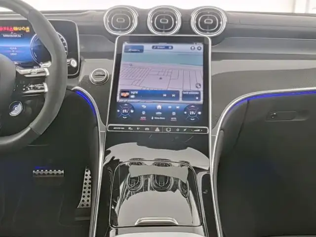 Mercedes-Benz GLC Class view 7