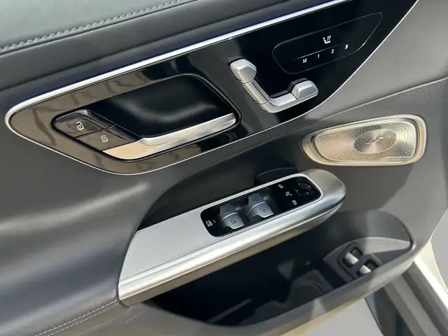 Mercedes-Benz GLC view 12
