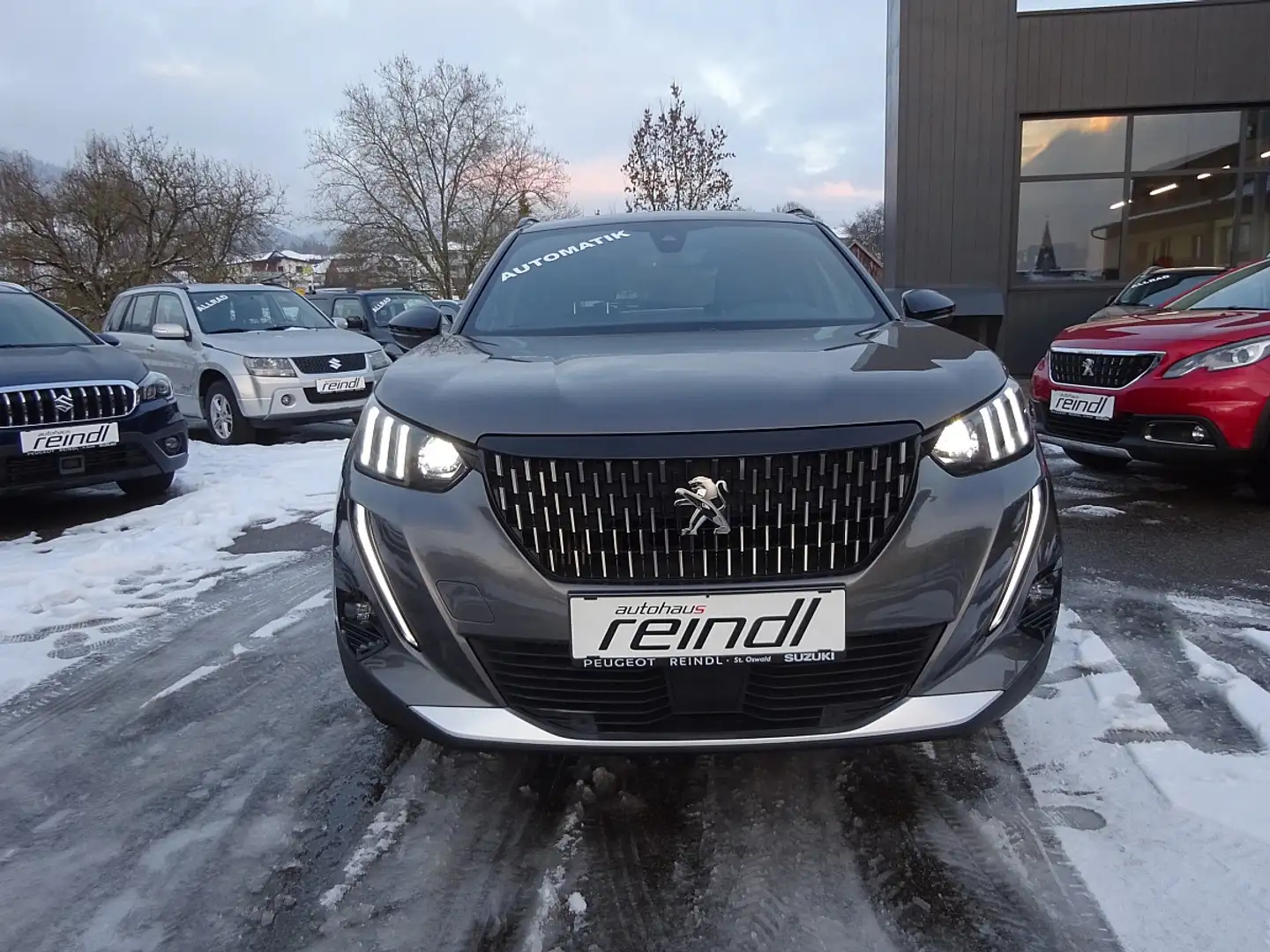 Peugeot 2008 PureTech 130 S&S GT EAT8, LED-Scheinwerfer,Navi... Grau - 2