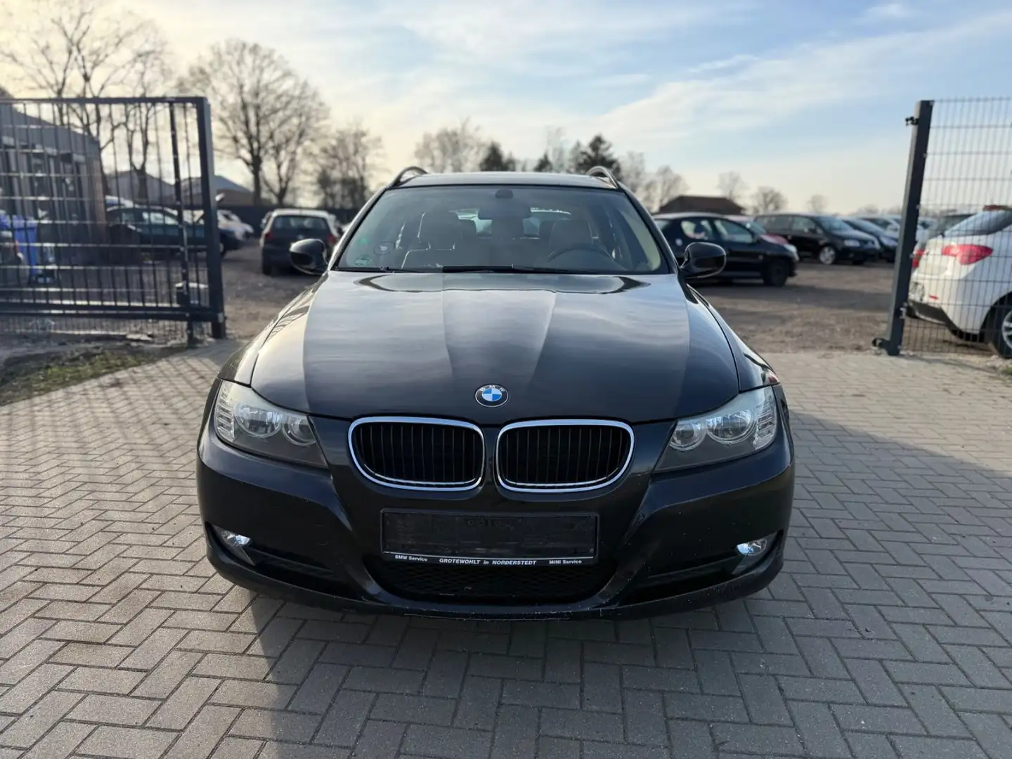 BMW 320 Baureihe 3 Touring 320i KLIMA/PDC/TÜV Schwarz - 2