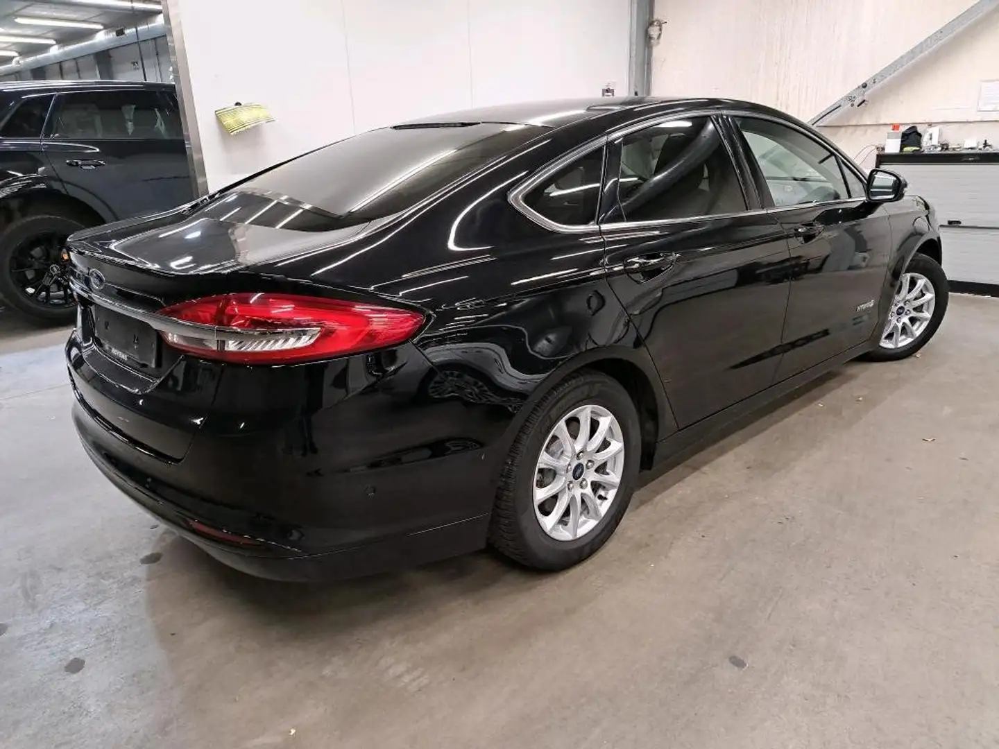 Ford Mondeo Mondeo 2.0 HEV 187PK AT Hybrid  Titanium Zwart - 2