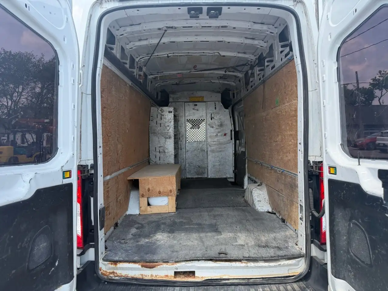 Ford Transit снимка Ford Transit
