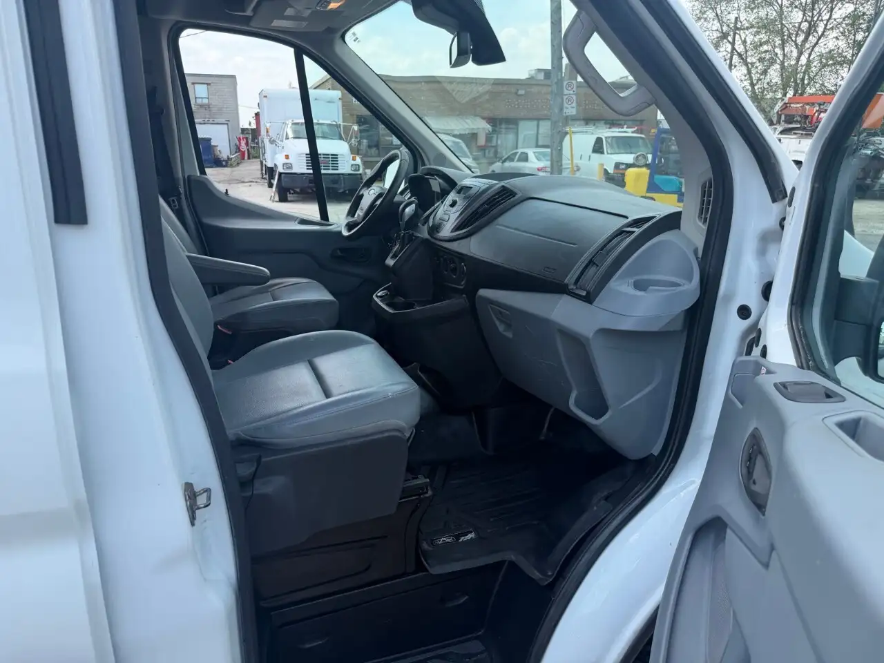 Ford Transit снимка Ford Transit