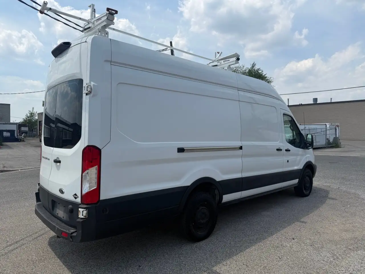Ford Transit снимка Ford Transit