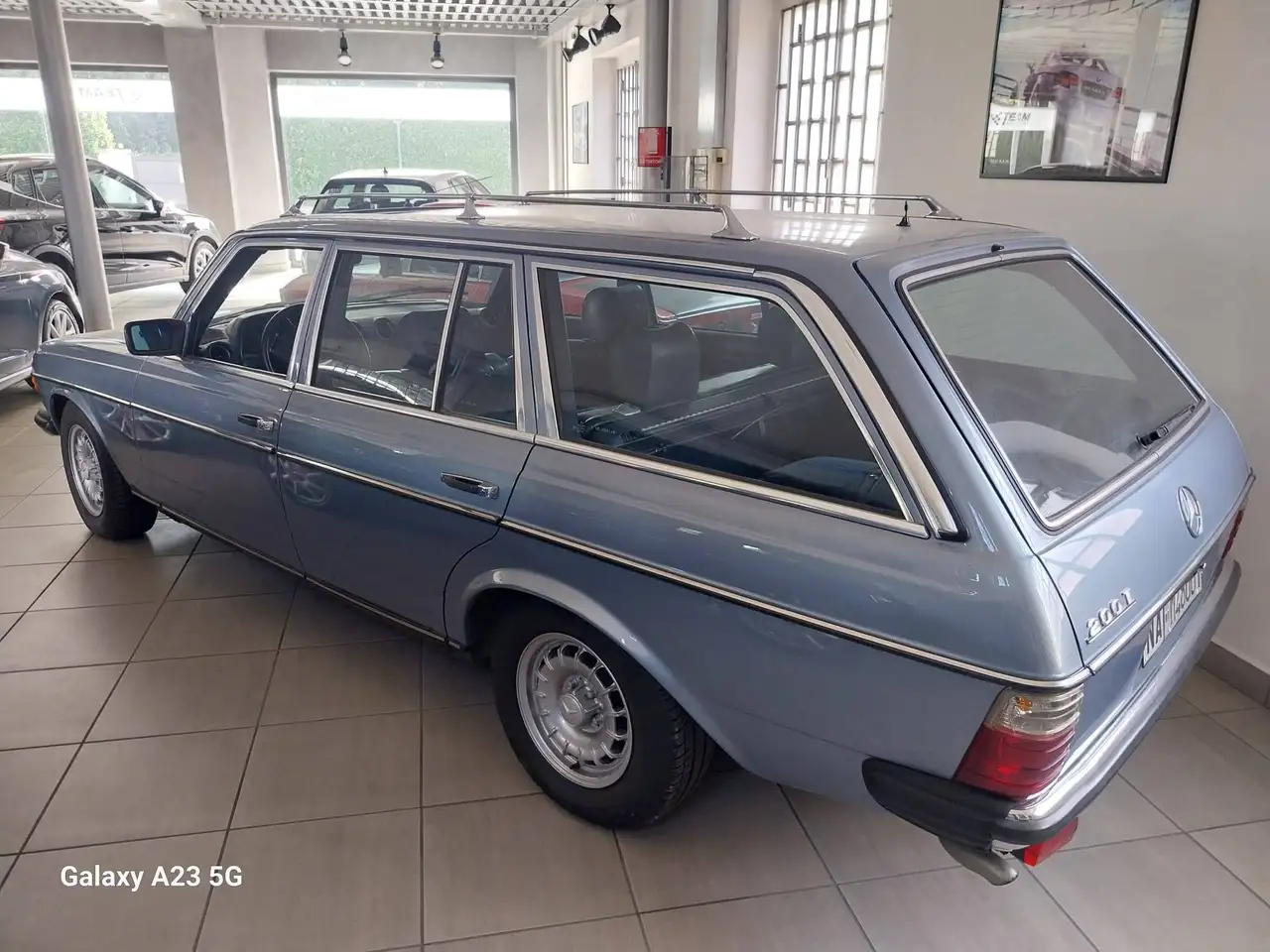 Mercedes-Benz 200 T, foto 2