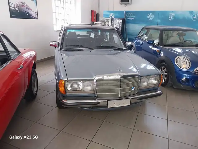 Mercedes-Benz 200 T