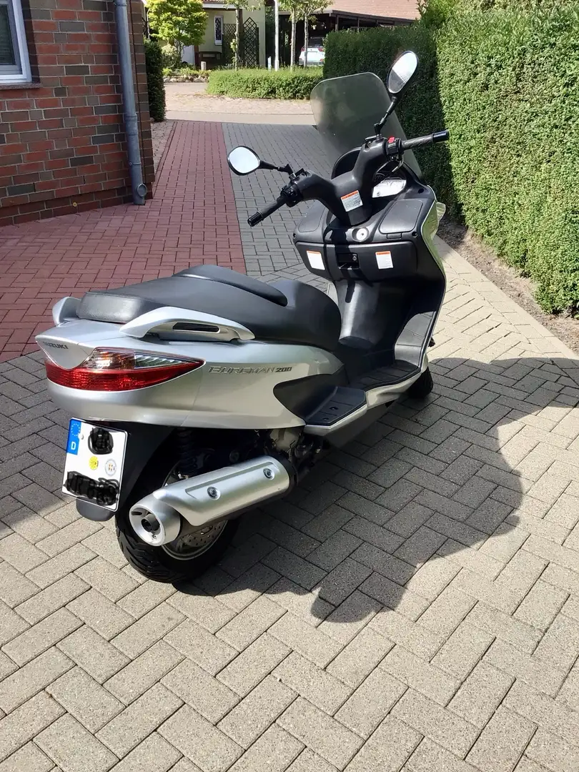 Suzuki Burgman 200 Plateado - 2
