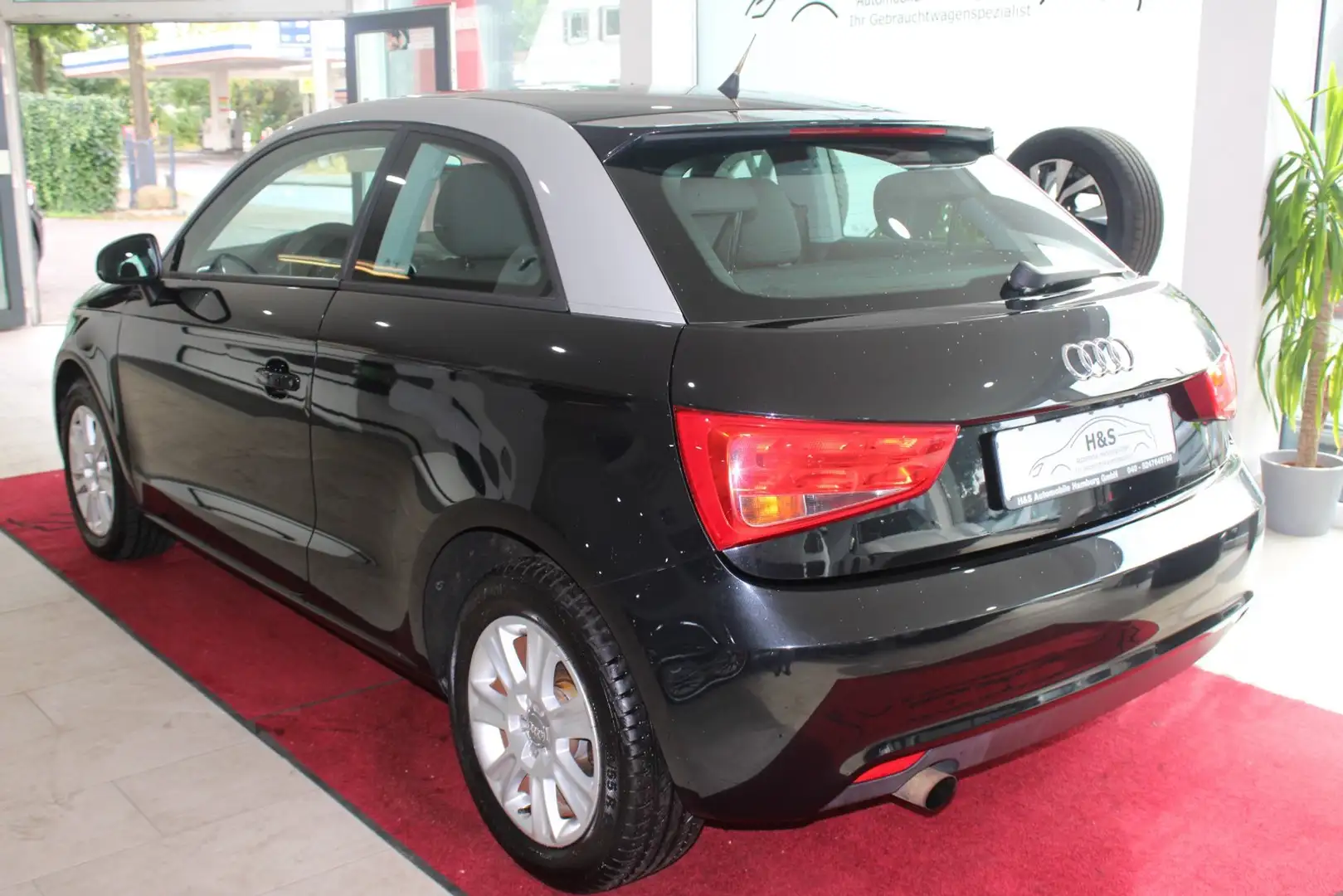 Audi A1 1.2TFSI Attraction *Klima*Sitzheizung Schwarz - 2
