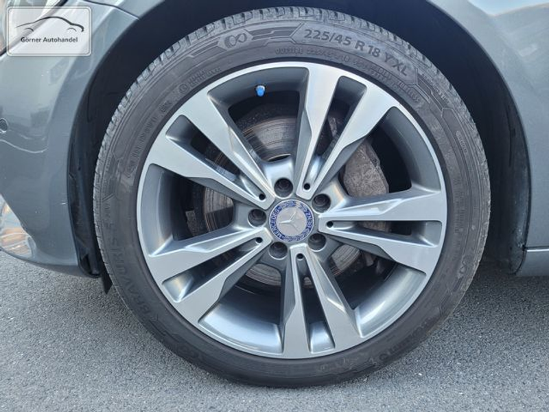Mercedes-Benz C 250 d T Avantgarde Night+HUD+Kamera+Pano+18" — photo 5