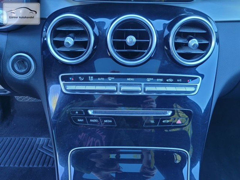 Mercedes-Benz C 250 d T Avantgarde Night+HUD+Kamera+Pano+18" — photo 14