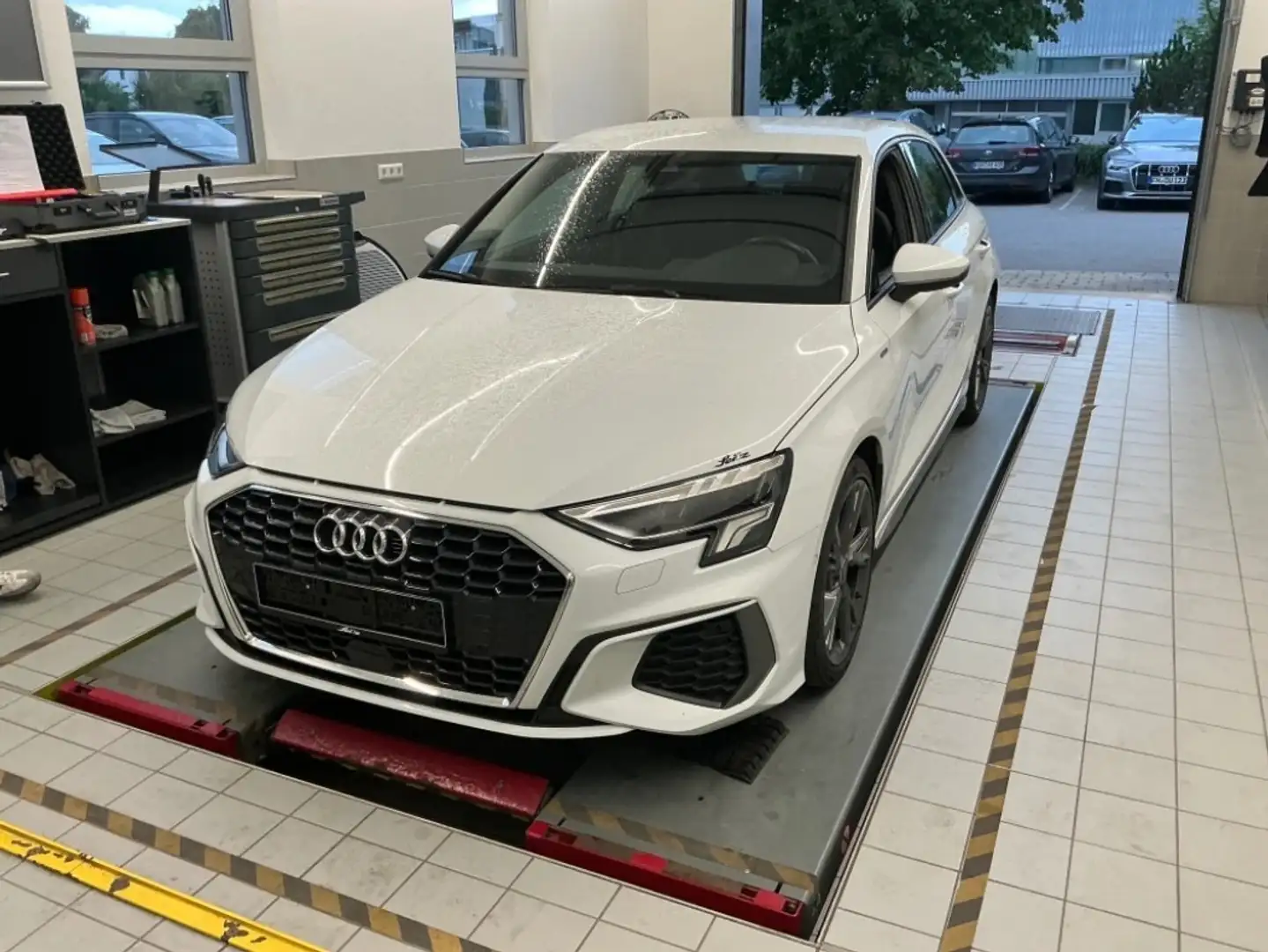 Audi A3 Sportback 30 TDI S line *AHK*LED*KAMERA*SITZH* Blanc - 2
