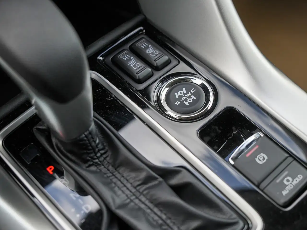Mitsubishi Eclipse Cross снимка Mitsubishi Eclipse Cross