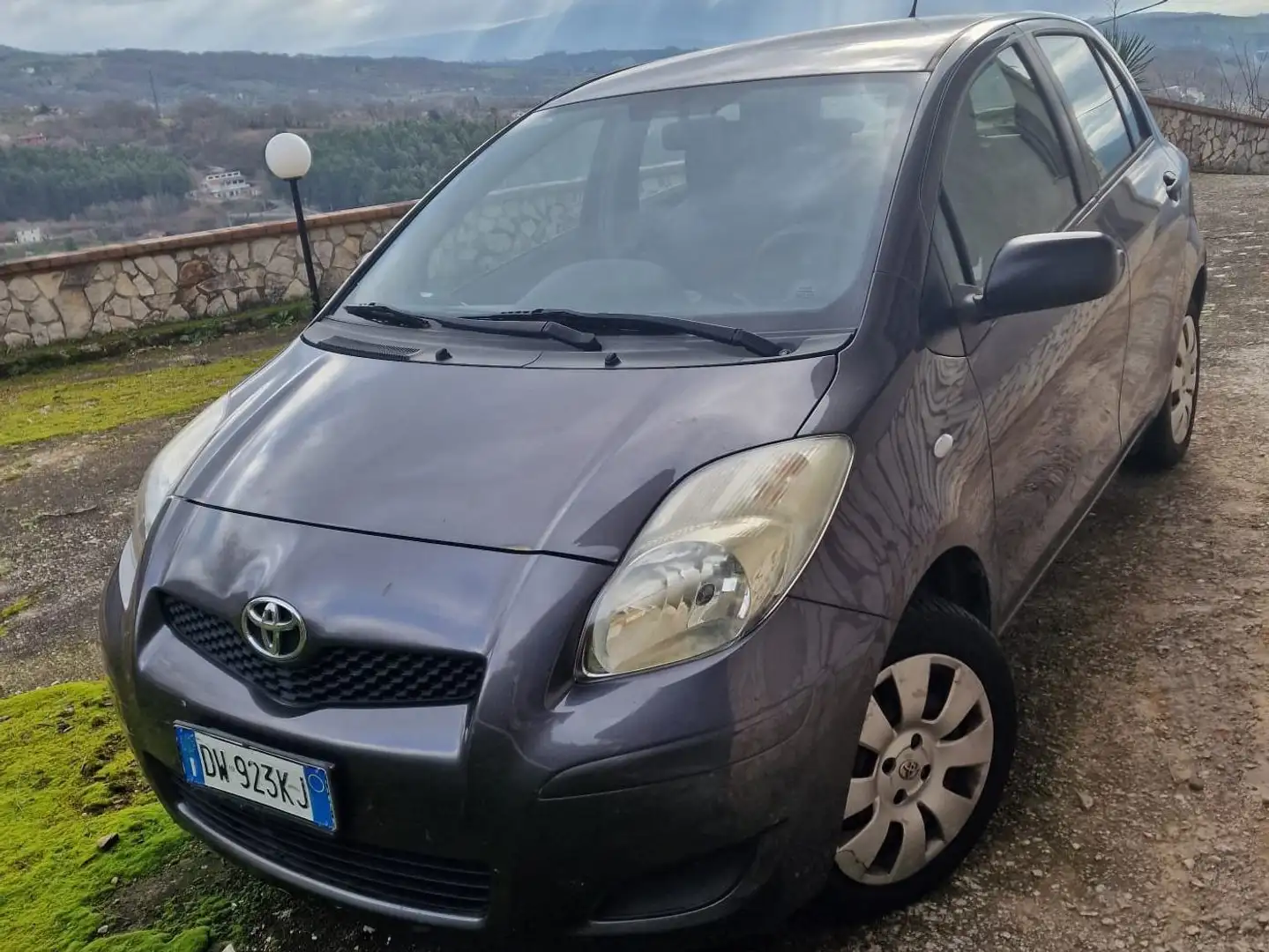 Toyota Yaris Yaris 5p 1.0 Grigio - 1