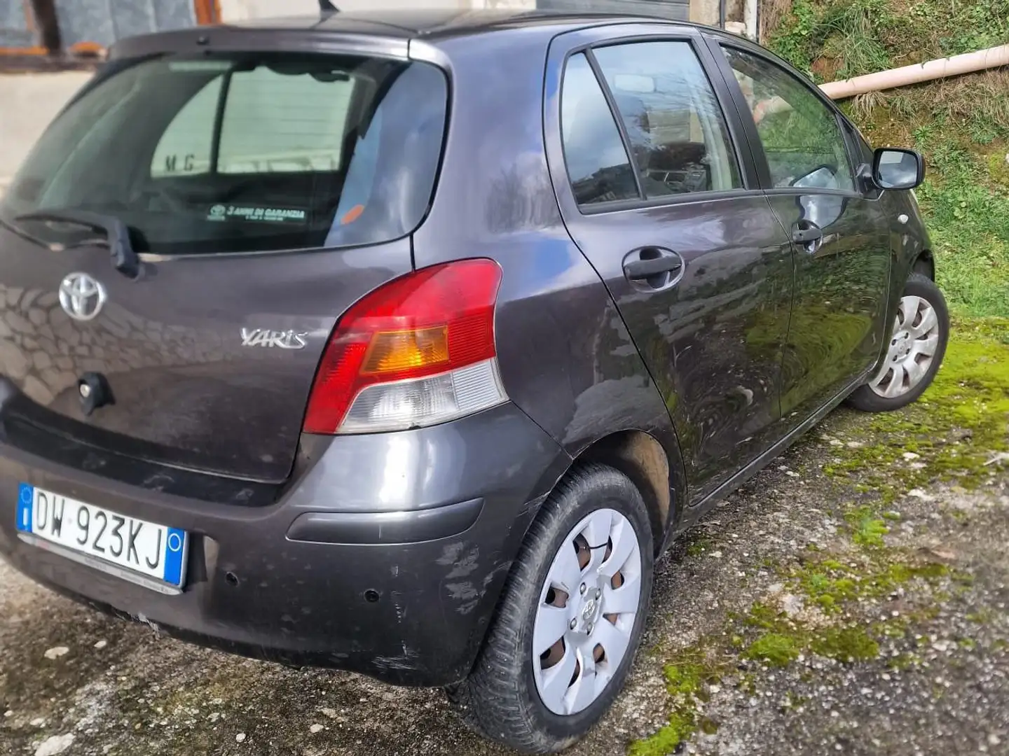 Toyota Yaris Yaris 5p 1.0 Grigio - 2