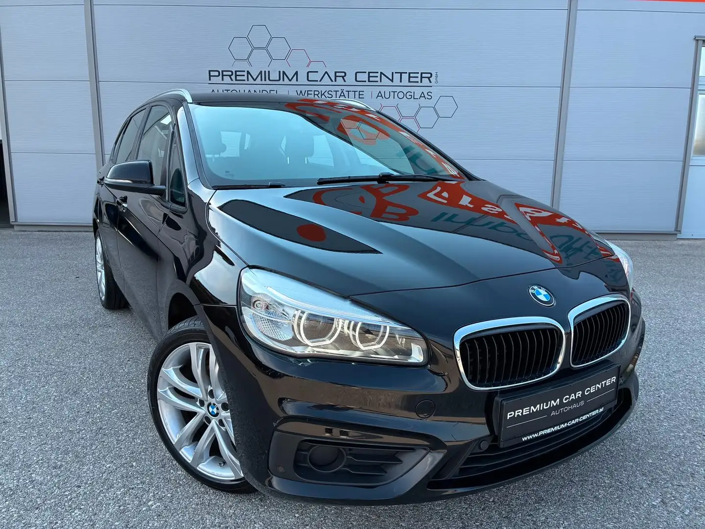 BMW 218 d xDrive LED / SITZHZG. / NAVI / PARKPILOT Schwarz - 1