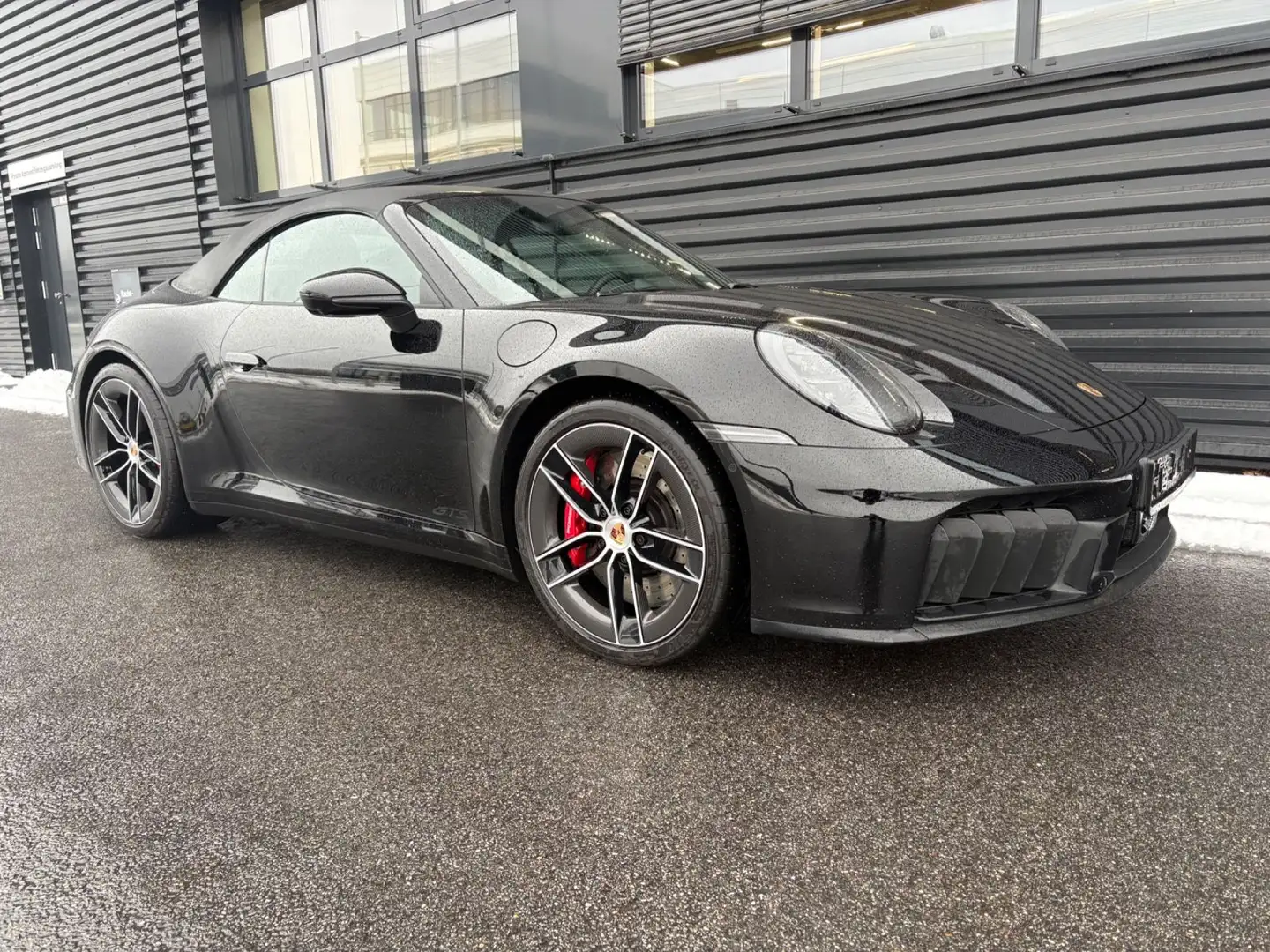 Porsche 992 911 -992 Carrera 4 GTS T-Hybrid Cabrio- LIFT Schwarz - 2