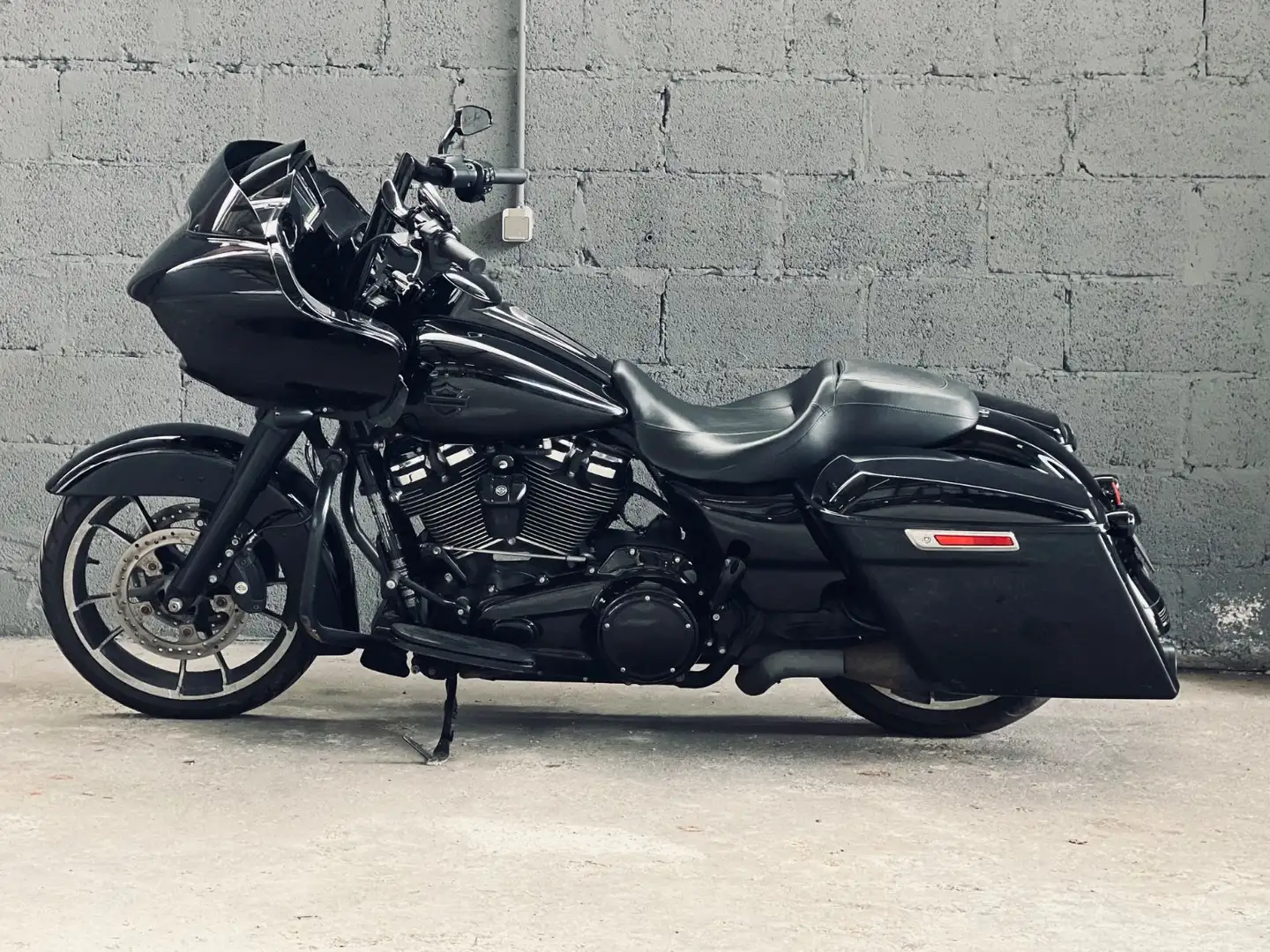 Harley-Davidson Road Glide FLTRX 107ci Negru - 2