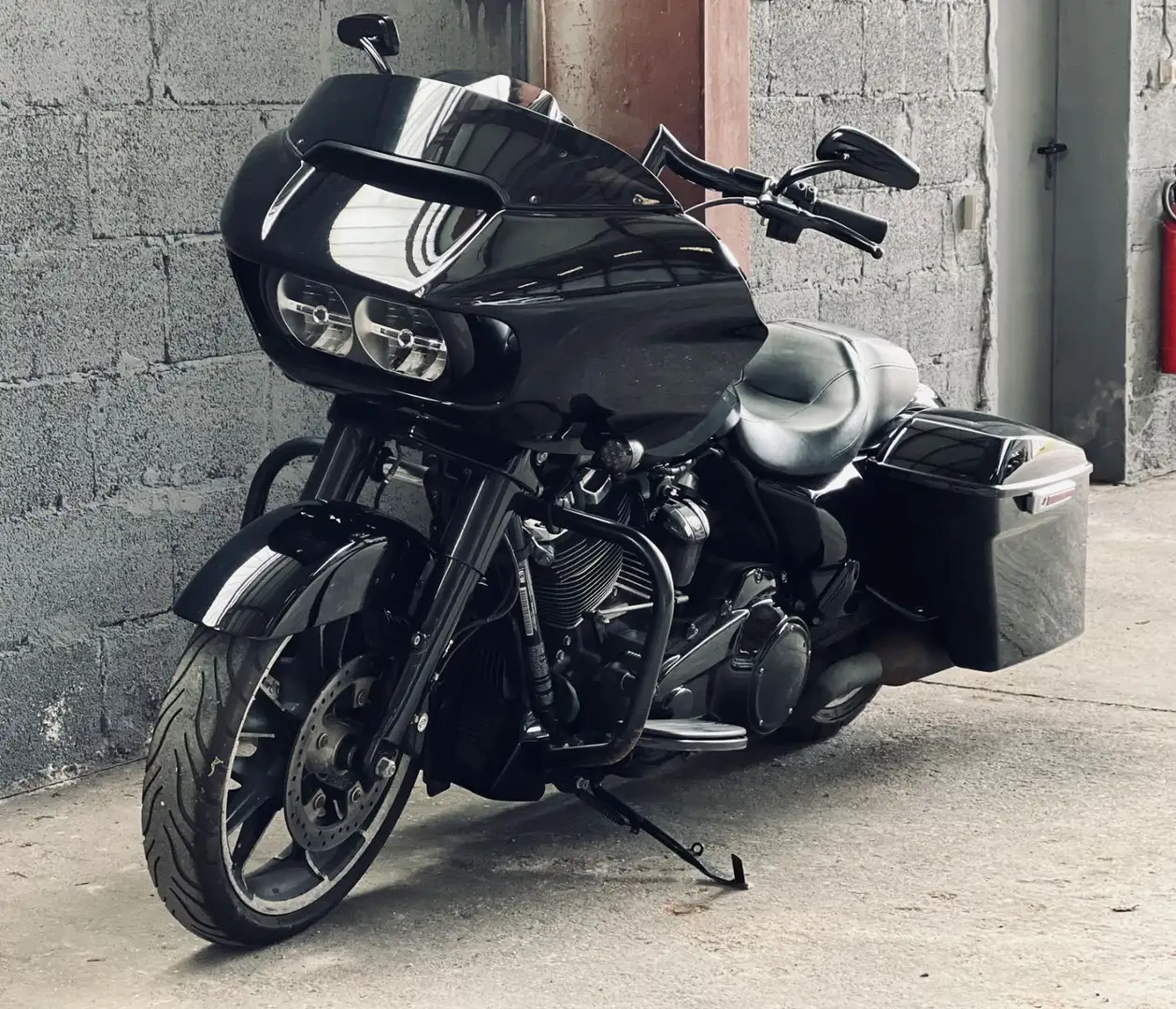 Harley-Davidson Road Glide FLTRX 107ci Negru - 1