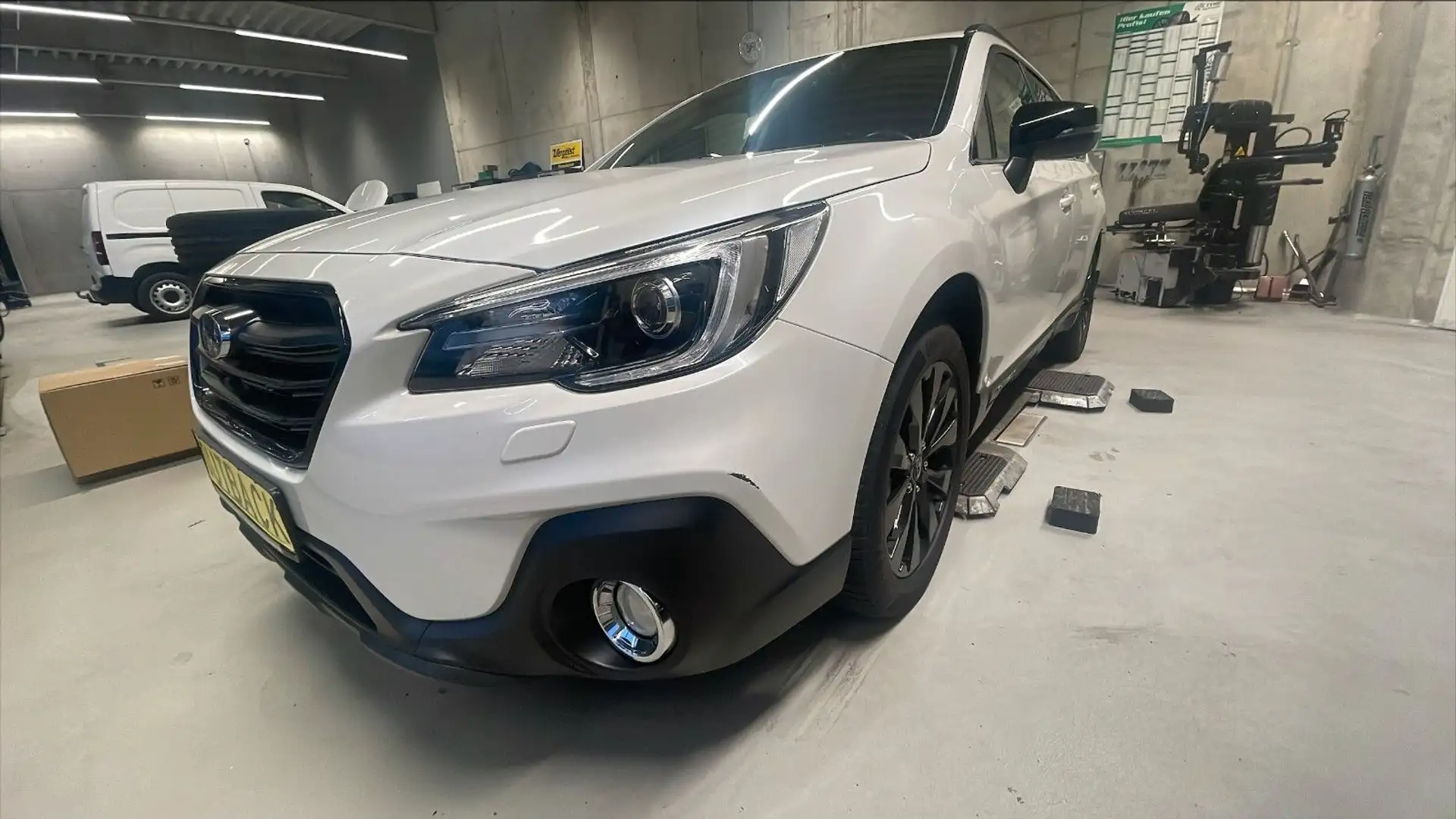 Subaru OUTBACK Outback Sport-X+AHK+RFK+8fach breift Weiß - 1