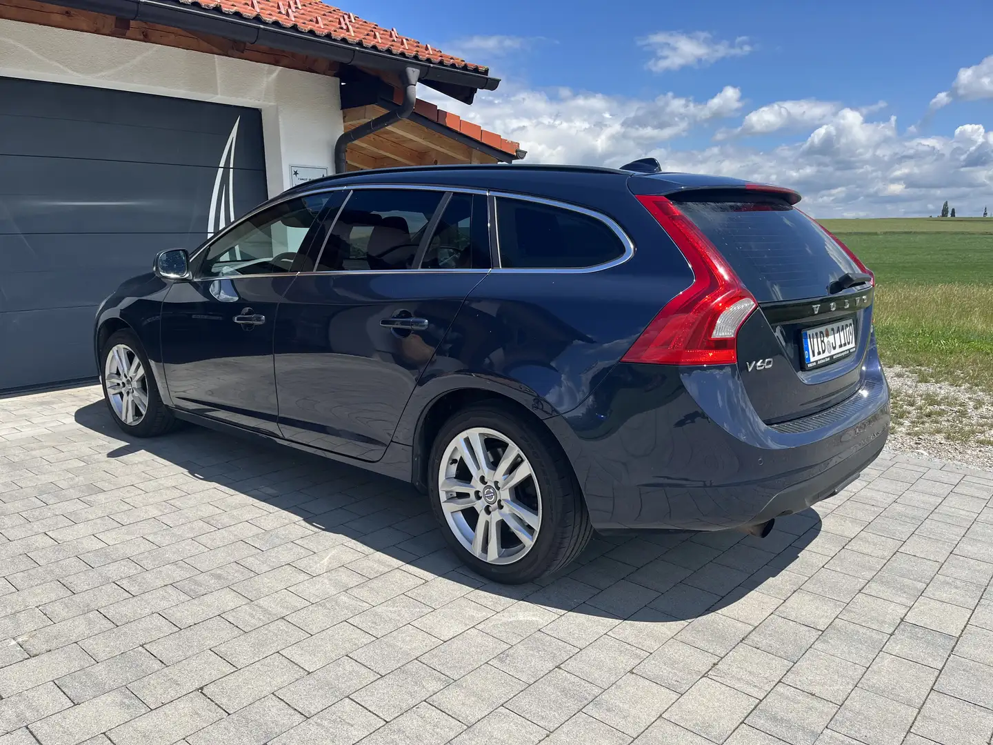 Volvo V60 Blau - 2