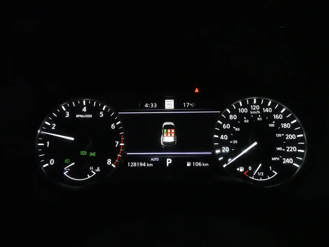 Nissan Pathfinder снимка Nissan Pathfinder