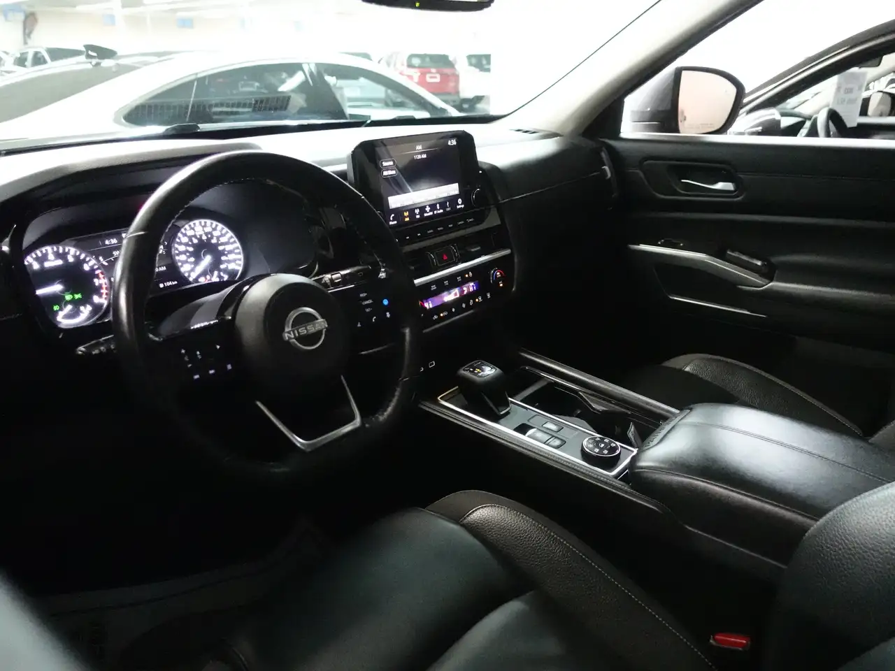 Nissan Pathfinder снимка Nissan Pathfinder