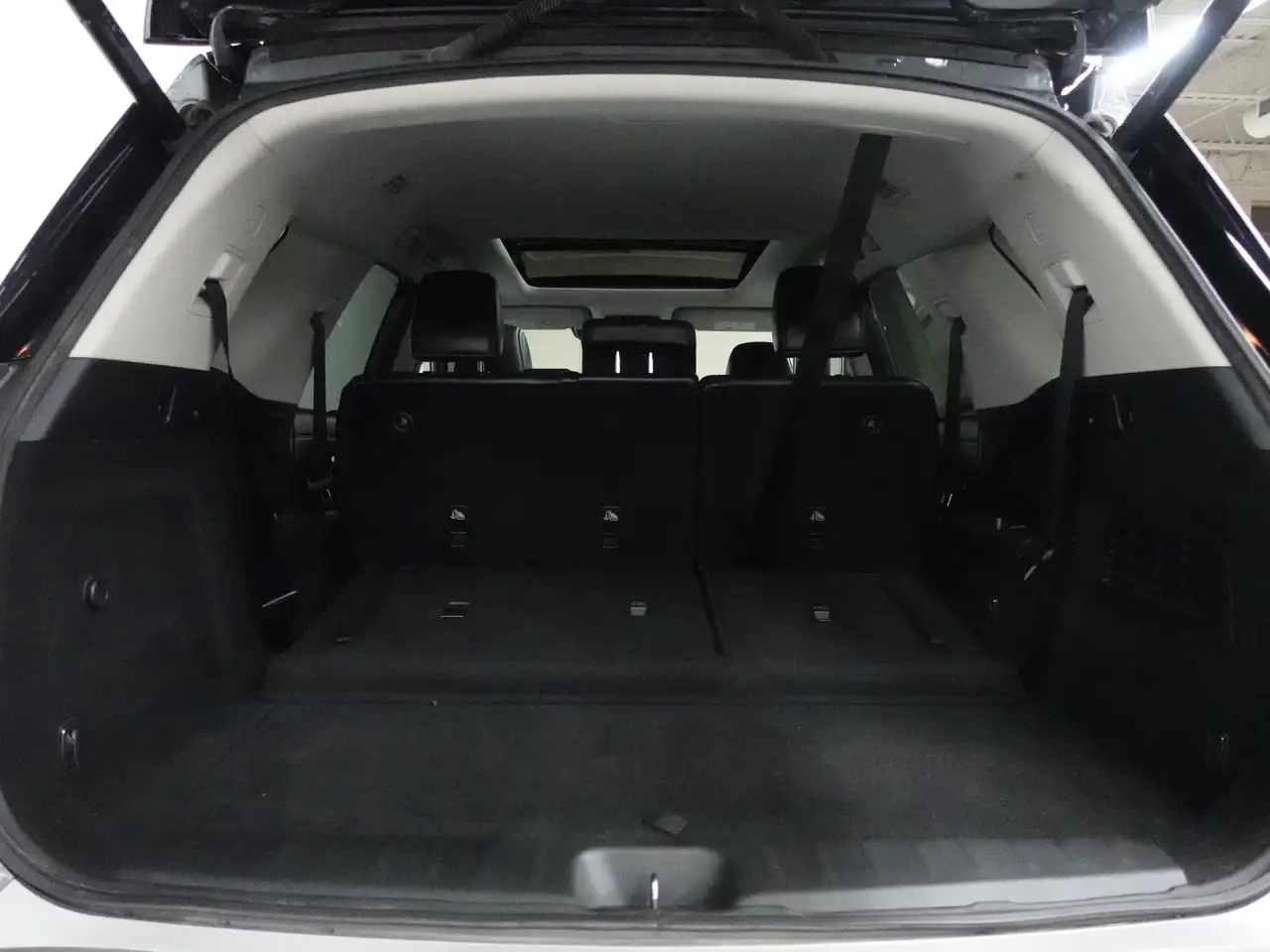 Nissan Pathfinder снимка Nissan Pathfinder