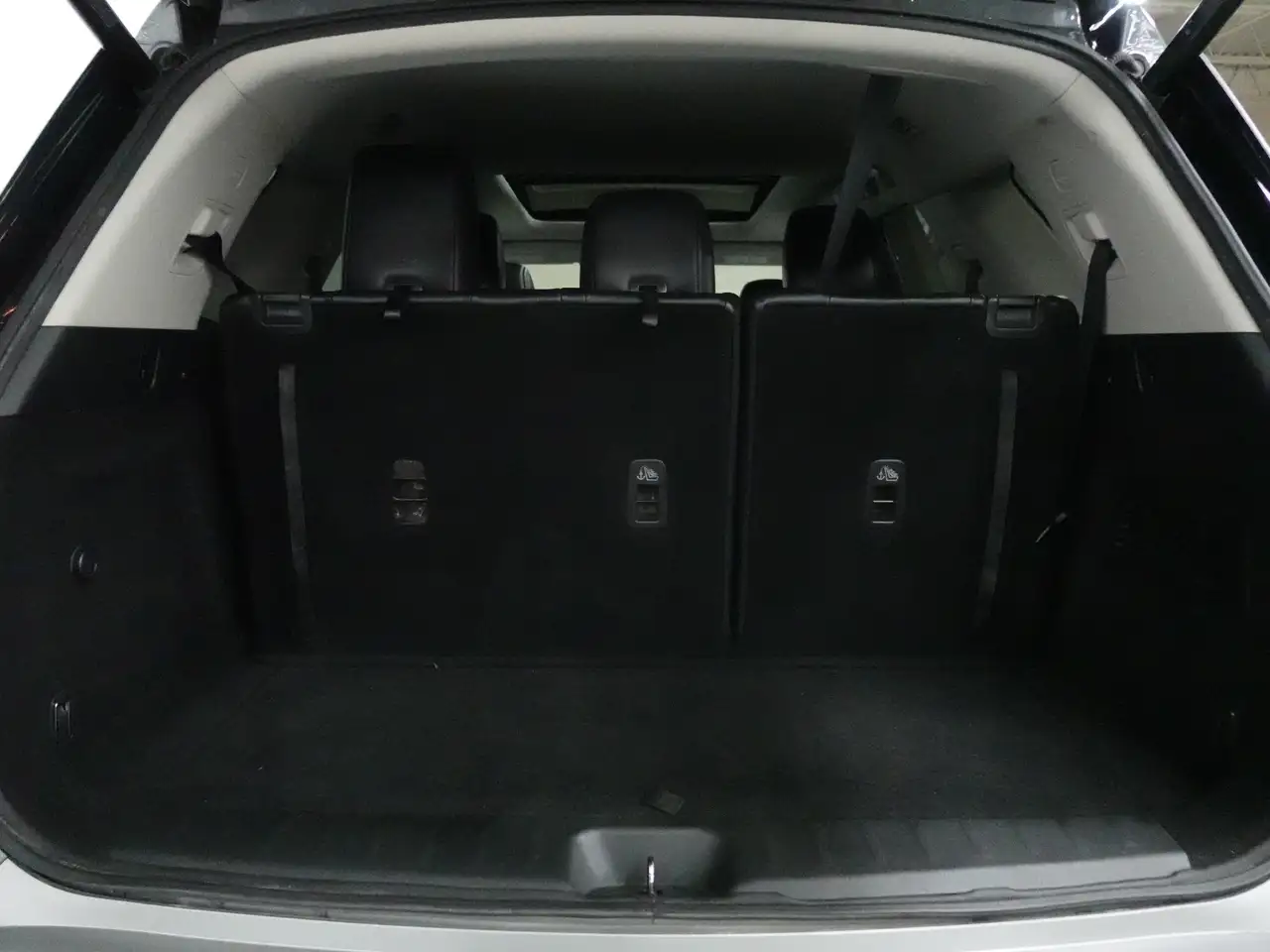 Nissan Pathfinder снимка Nissan Pathfinder