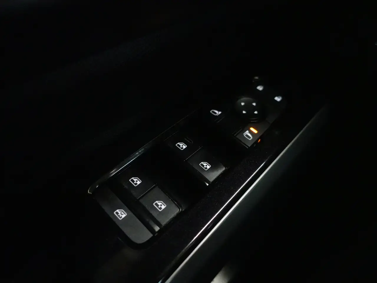 Nissan Pathfinder снимка Nissan Pathfinder