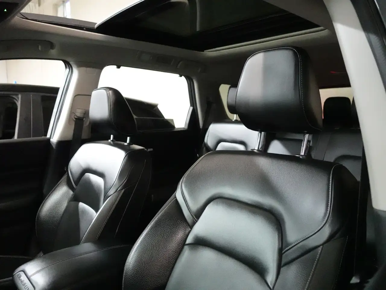 Nissan Pathfinder снимка Nissan Pathfinder